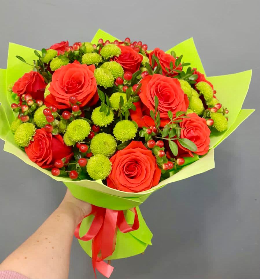 Букет цветов из: Хризантемы и Розы в Воткинске