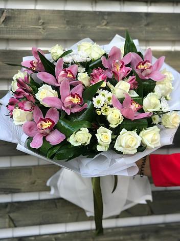 Букет цветов из: Розы и Хризантемы в Воткинске