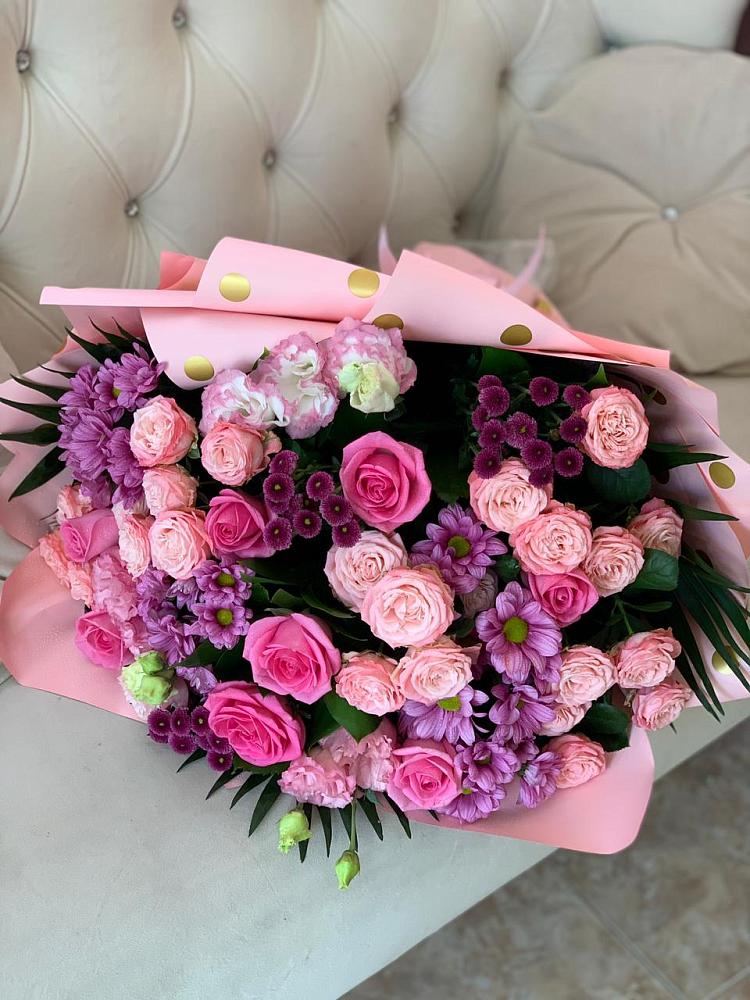 Букет цветов из: Хризантемы, Розы и Лизиантусы в Воткинске