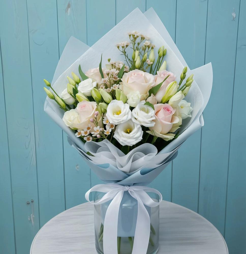 Букет цветов из: Розы и Лизиантусы в Воткинске