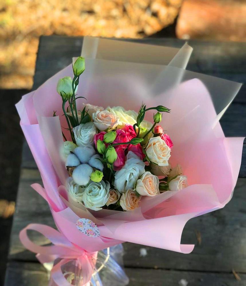 Букет цветов из: Розы и Лизиантусы в Воткинске