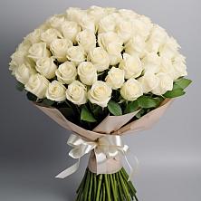 Букет 101 беля роза Белоснежка в Воткинске