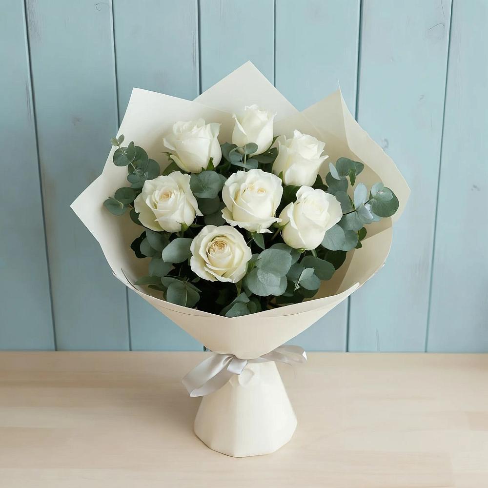 Букет Белые розы в Эвкалипте в Воткинске