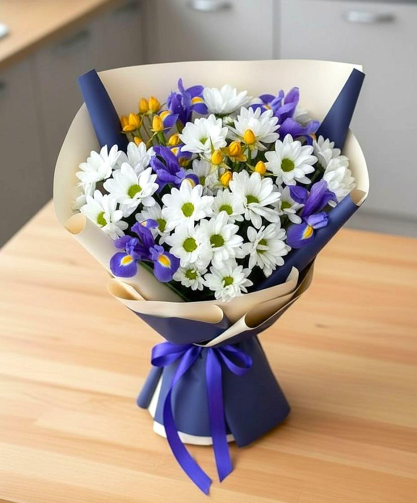 Букет цветов из: Розы, Ирисы и Хризантемы в Воткинске