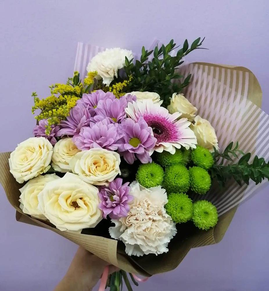 Букет цветов из: Хризантемы, Розы, Гвоздики и Герберы в Воткинске