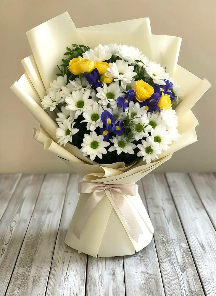 Букет цветов из: Ирисы, Хризантемы и Розы в Воткинске