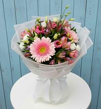 Букет цветов из:  Герберы, Альстромерии и Лизиантусы в Воткинске