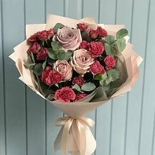Букет цветов из:  Гвоздики и Розы в Воткинске