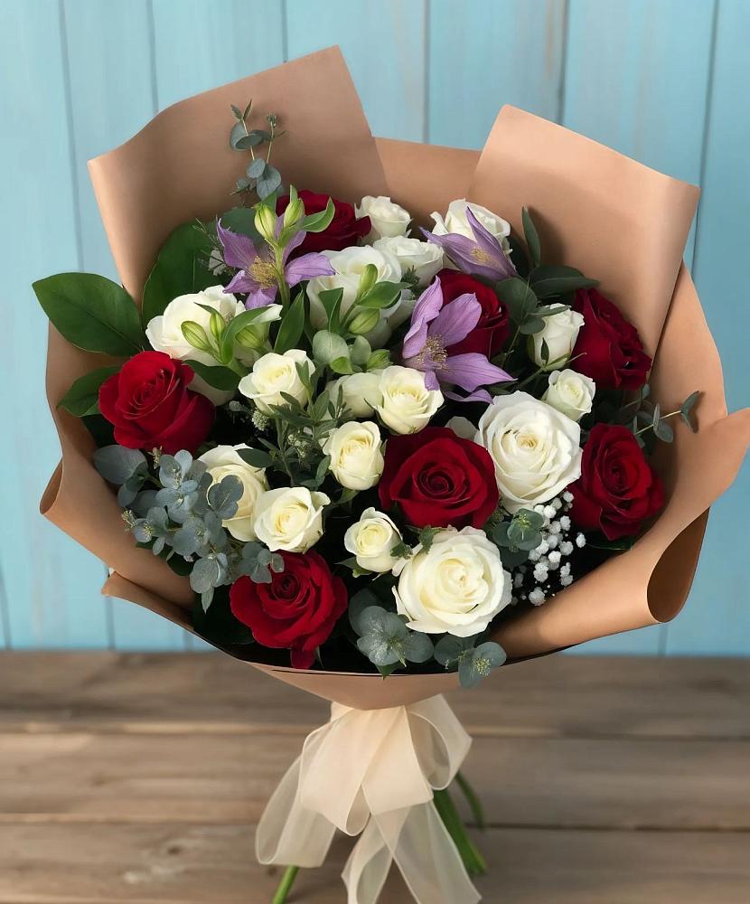 Букет цветов из: Розы и Альстромерии в Воткинске